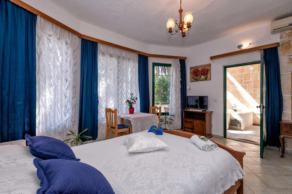 Apartments Villa Domus Marini Hvar Town Buitenkant foto